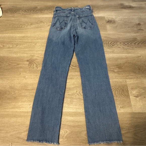 Women's MOTHER The Swooner Rascal Ankle Jeans in Vintage Blue - Picture 7 of 10